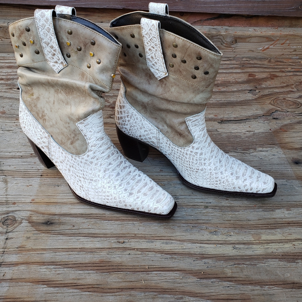 Real snake skin Andrea collection boots